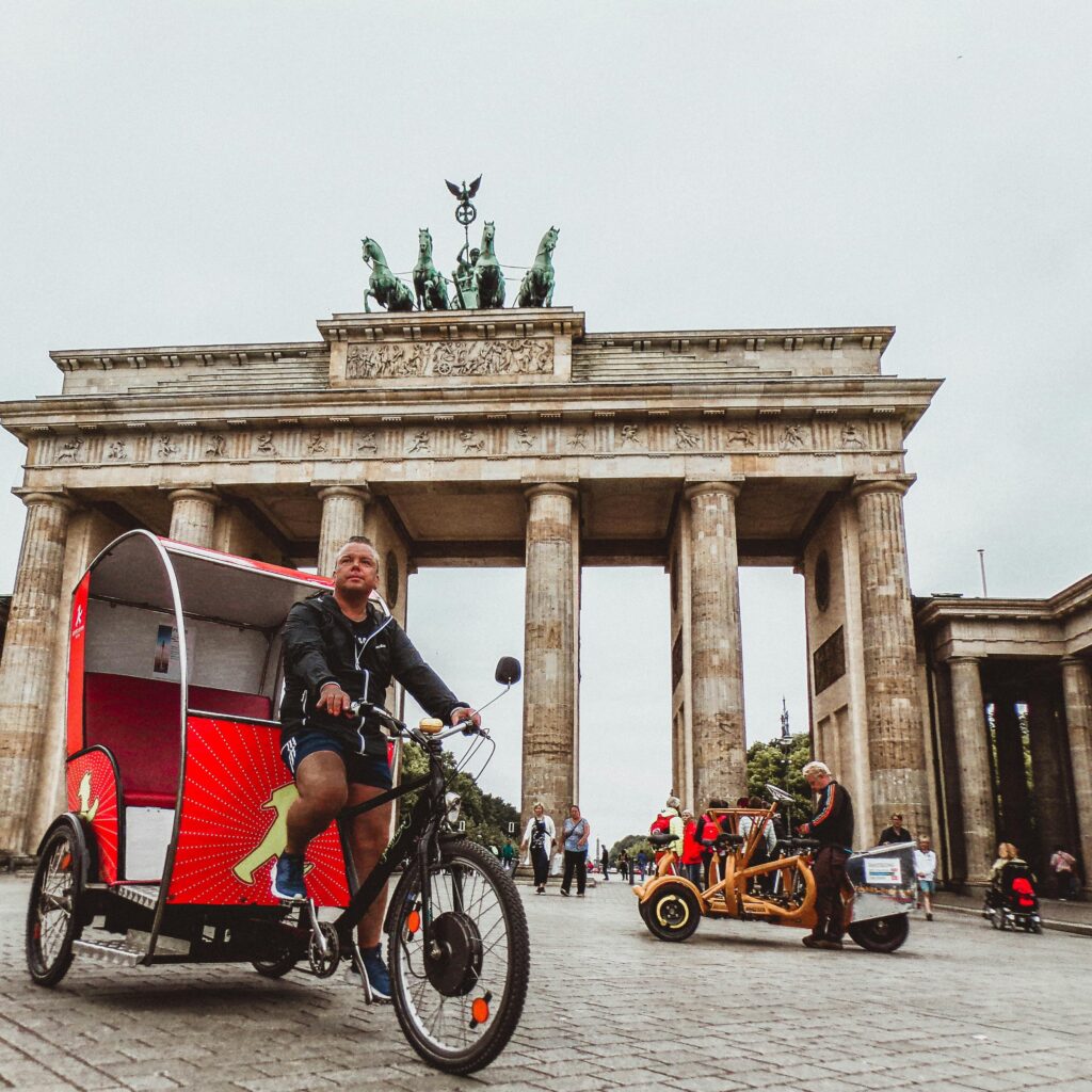 Stedentrip-berlijn-man-op-fiets